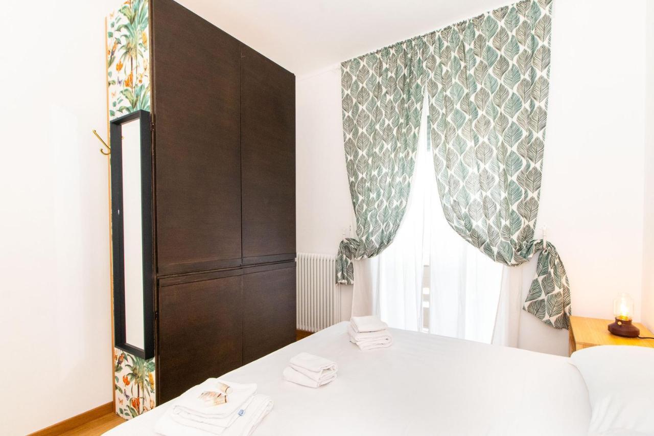 Bengasi Functional Mini Flat Apartment Turin Bagian luar foto