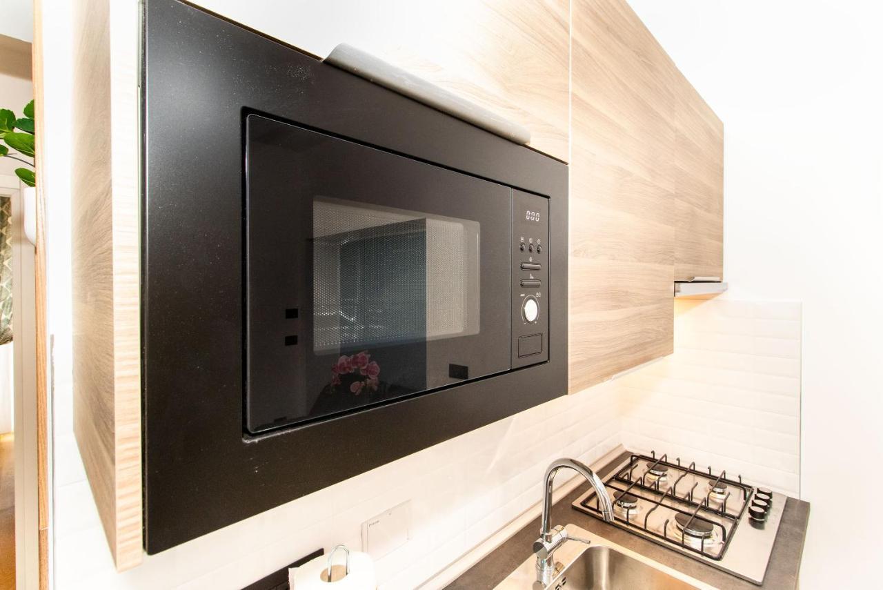 Bengasi Functional Mini Flat Apartment Turin Bagian luar foto