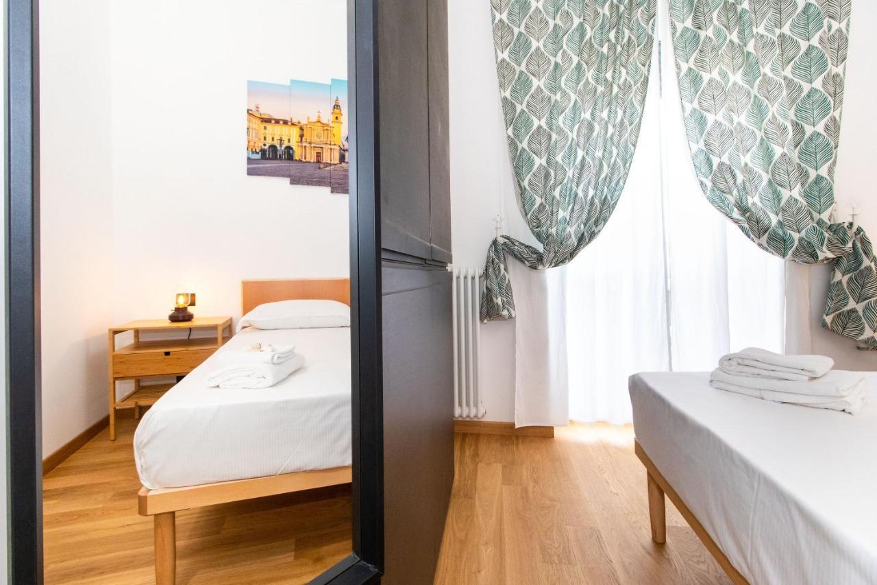 Bengasi Functional Mini Flat Apartment Turin Bagian luar foto