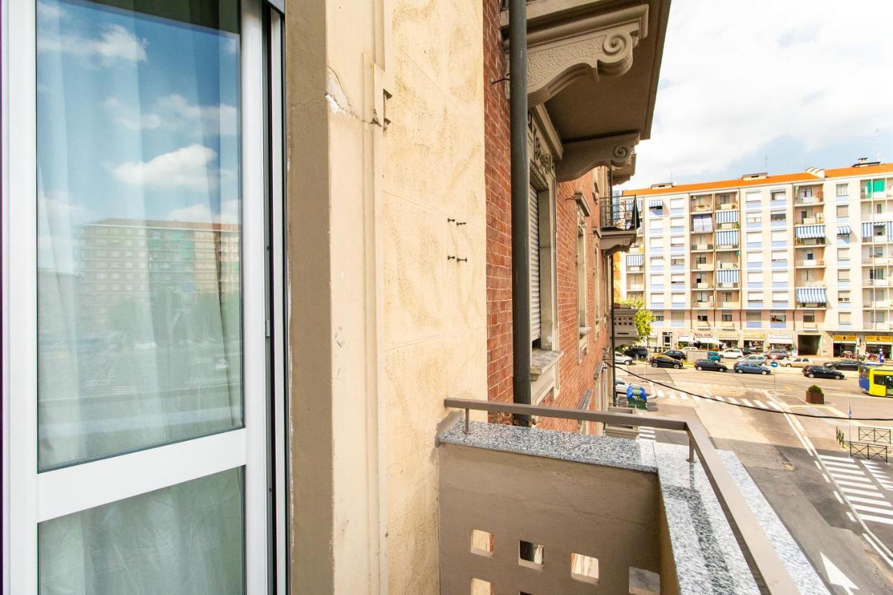Bengasi Functional Mini Flat Apartment Turin Bagian luar foto